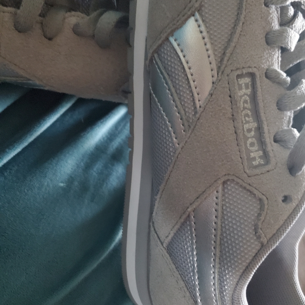 Shoes - Picture 3 of 6